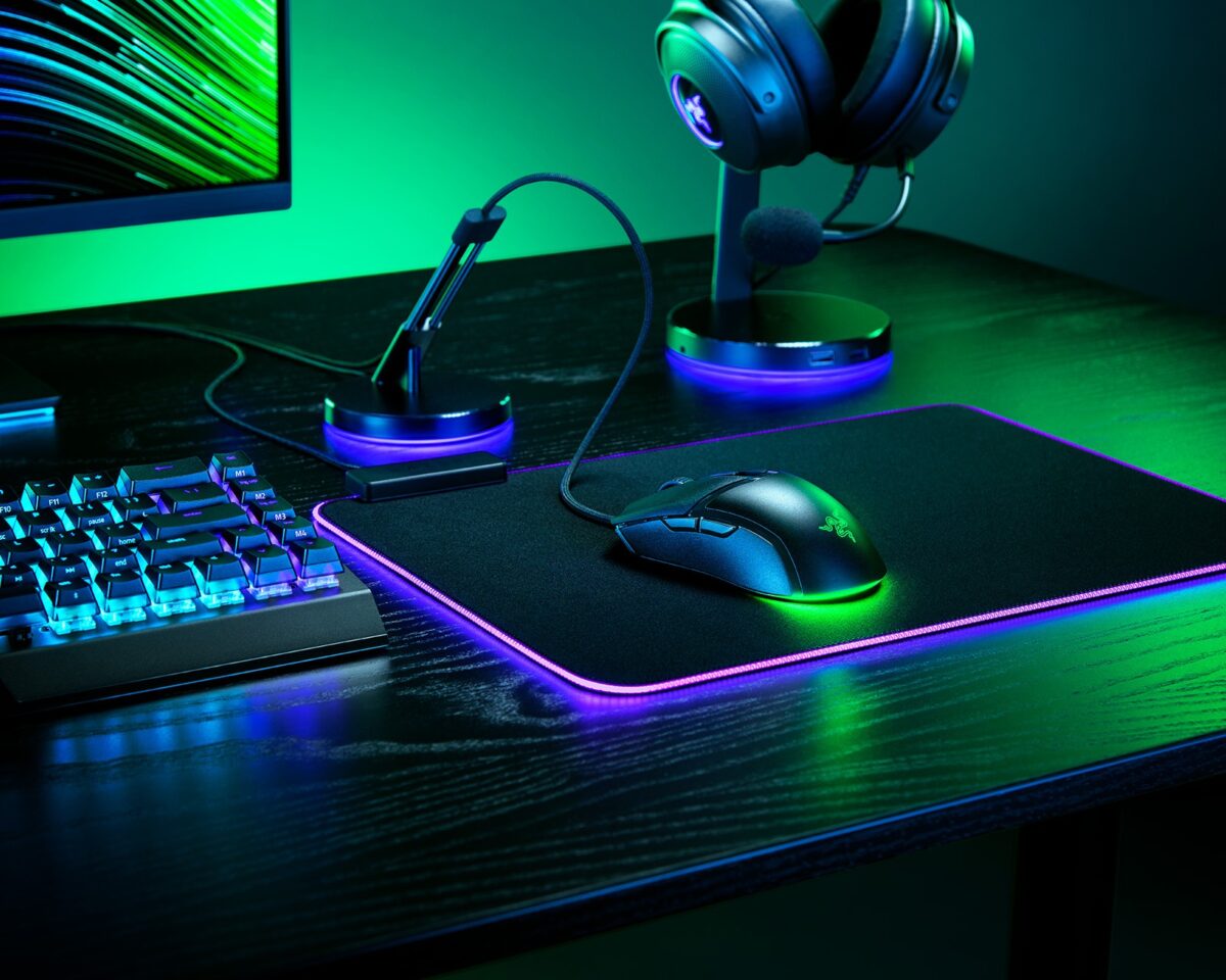 Razer COBRA - 56g Lightweight Gaming Mouse - RGB UNDERGLOW - 8500 DPI 5 Razer COBRA - 56g Lightweight Gaming Mouse - RGB UNDERGLOW - 8500 DPI - Image 5