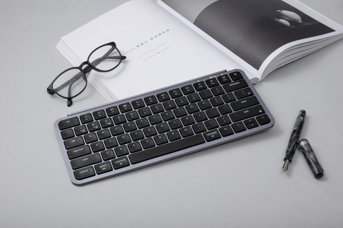 Keychron B1 Pro (B1P-K1) Ultraslim Mini Wireless BT Keyboard ZMK Online customize Gray 75% US Lay