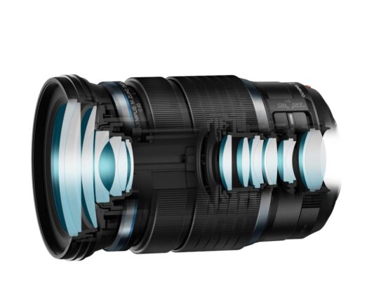 Ο πρώτος επαγγελματικός φακός zoom 8.3x με χαμηλό βάρος